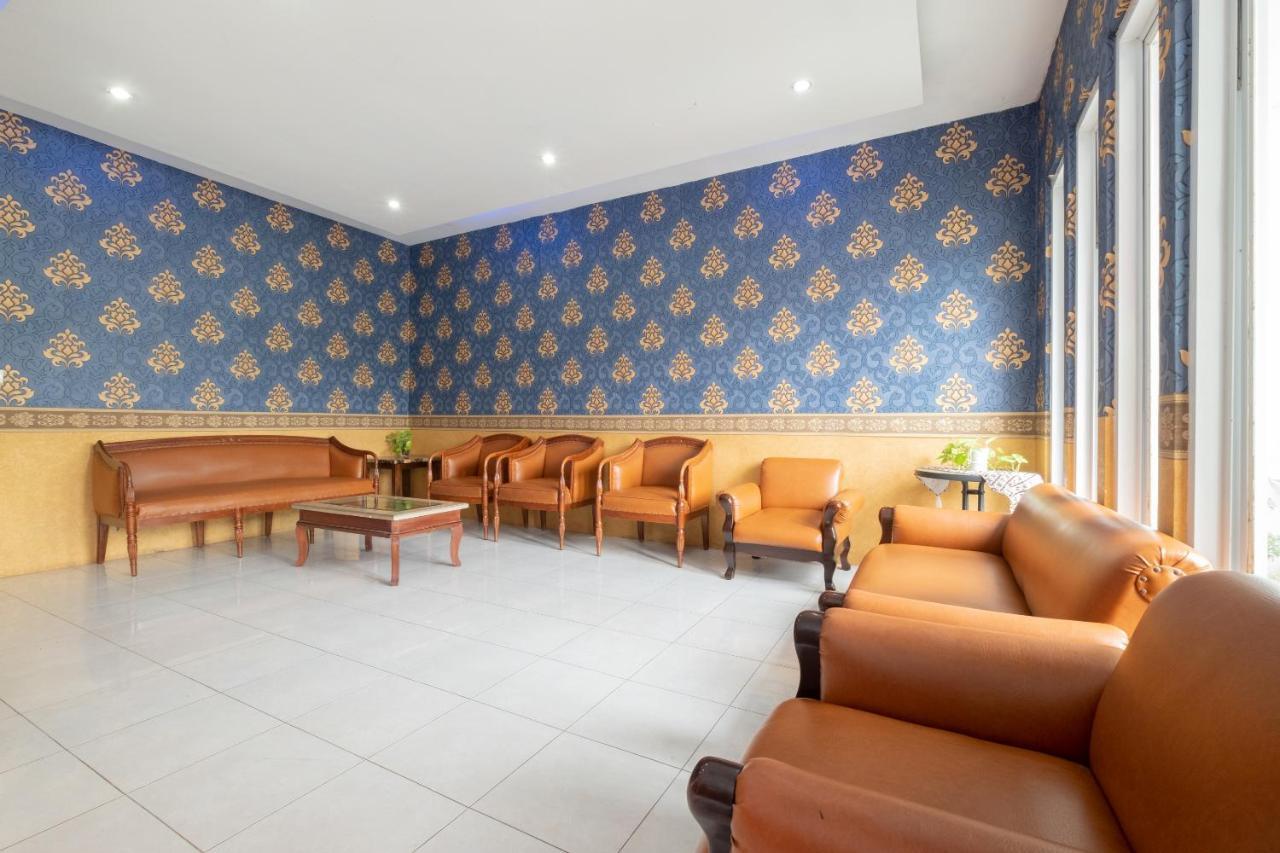 Spot On 2419 Rumah Nugraha Hotel Syariah Yogyakarta Exterior foto